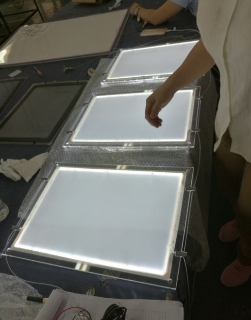 A caixa leve tomada partido dobro de suspensão do diodo emissor de luz A3, exposição da janela do diodo emissor de luz assina o brilho alto
